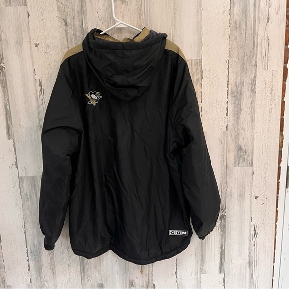 CCM NHL Authentic Pittsburgh Penguins Full Zip Logo Jacket Size Large Vintage - Picture 11 of 11